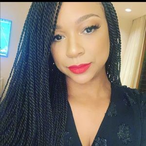 Meet your Posher, Nia